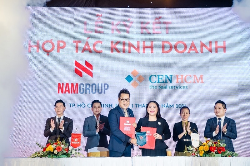 Đại diện Tập đoàn Nam Group ký kết hợp tác kinh doanh cùng với Cenland CN TP.HCM .