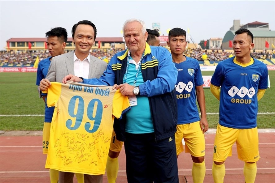 Ông Trịnh Văn Quyết từng chi hàng trăm tỉ đồng cho câu lạc bộ FLC Thanh Hoá.