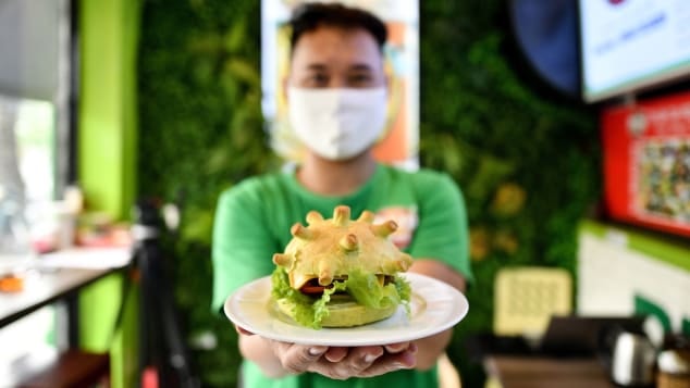 Chiếc bánh burger corona “nổi như cồn” trên truyền thông năm châu