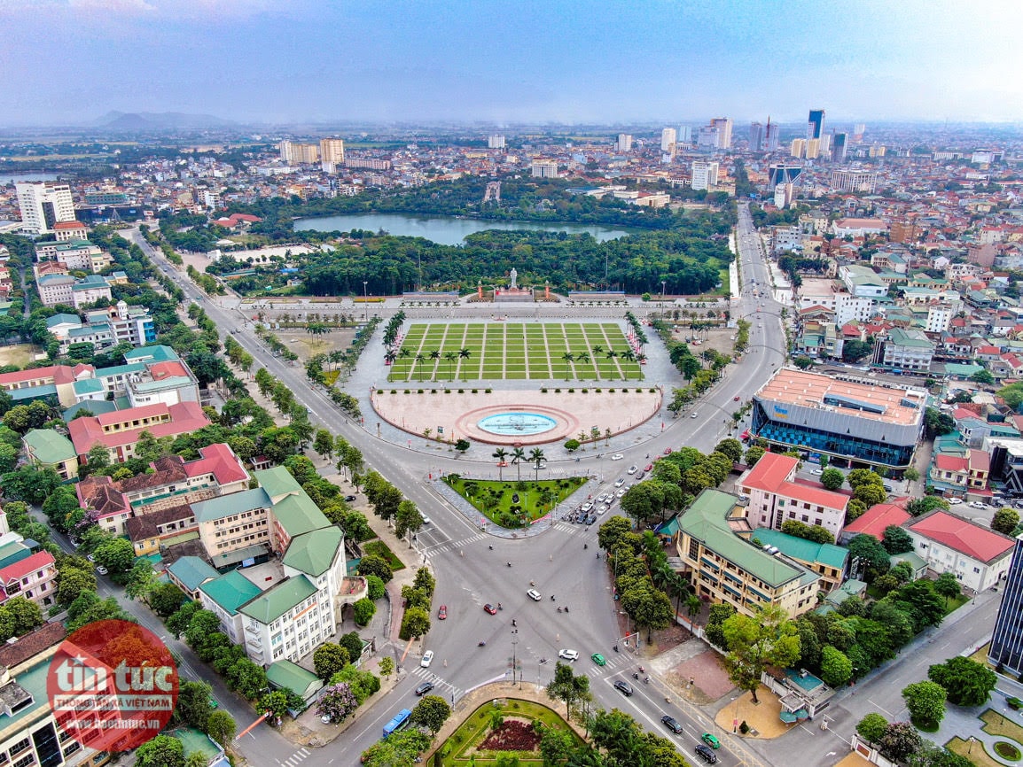  Thành phố Vinh đang thực hiện các giải pháp thích ứng an toàn, linh hoạt, kiểm soát hiệu quả dịch Covid-19 theo Nghị quyết số 128/NQ-CP ngày 11 tháng 10 năm 2021 của Chính phủ.