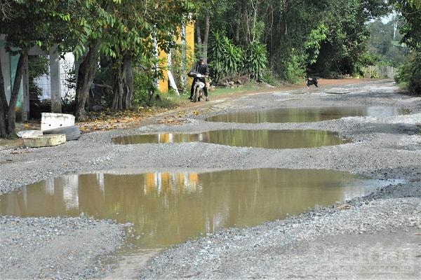 Nếu không sớm được nâng cấp, sửa chữa đời sống của người dân tại khu vực sẽ còn gặp nhiều khó khăn, bất trắc.