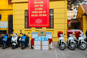 UBND phường Xuân Tảo: Kích hoạt đội phản ứng nhanh trong trường hợp đủ điều kiện điều trị F0 thể nhẹ tại nhà UBND phường Xuân Tảo: Kích hoạt đội phản ứng nhanh trong trường hợp đủ điều kiện điều trị F0 thể nhẹ tại nhà