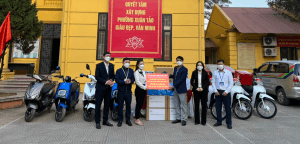 UBND phường Xuân Tảo: Kích hoạt đội phản ứng nhanh trong trường hợp đủ điều kiện điều trị F0 thể nhẹ tại nhà UBND phường Xuân Tảo: Kích hoạt đội phản ứng nhanh trong trường hợp đủ điều kiện điều trị F0 thể nhẹ tại nhà