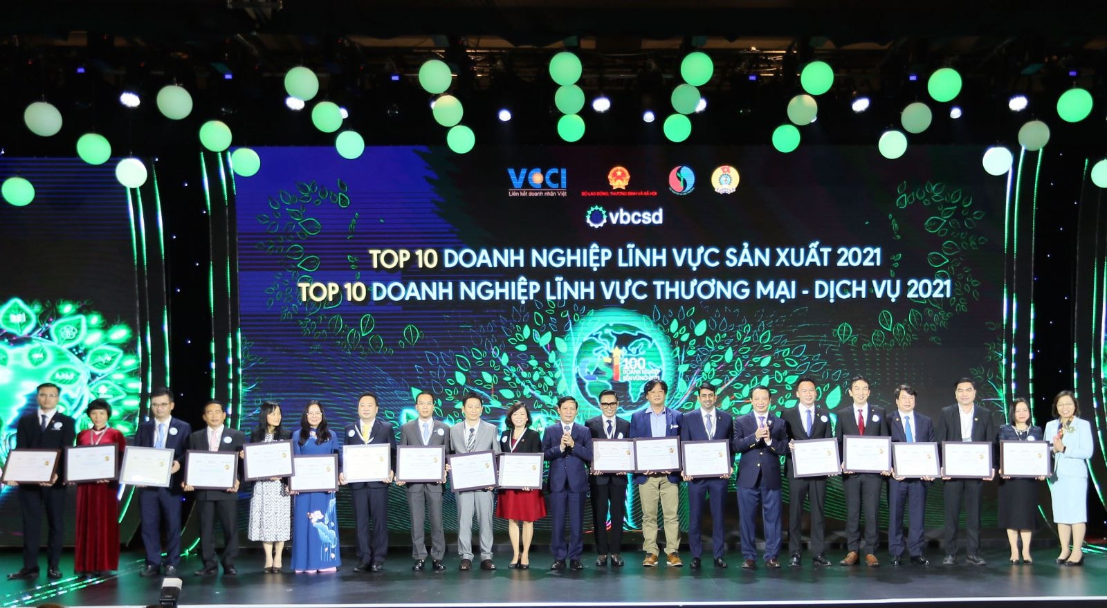 Trao giải TOP 10 Doanh nghiệp bền vững tại Việt Nam CSI 2021