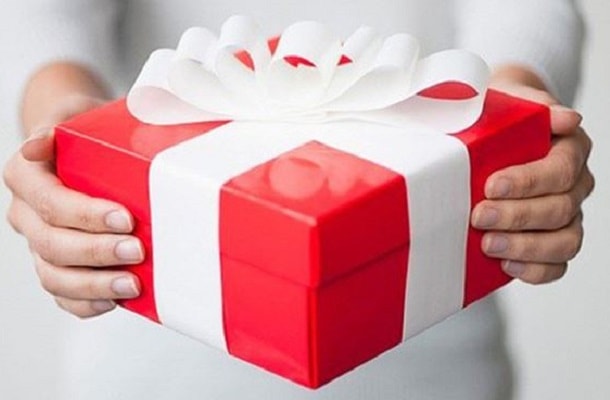 trong cuộc sống hiện đại, mỹ tục này đã bị biến tướng, nhuốm màu thực dụng.