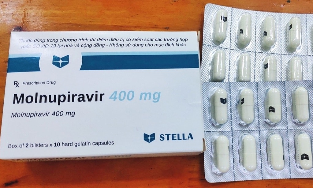 Bệnh nhân Covid-19 từ 18 tuổi trở lên sẽ được cấp thuốc và phải cam kết đồng ý tham gia chương trình bằng văn bản và không có các chống chỉ định dùng thuốc.