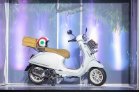 Piaggio Việt Nam ra mắt Vespa PicNic: Giá 88 triệu, giới hạn 300 chiếc, cá nhân hoá đặc biệt