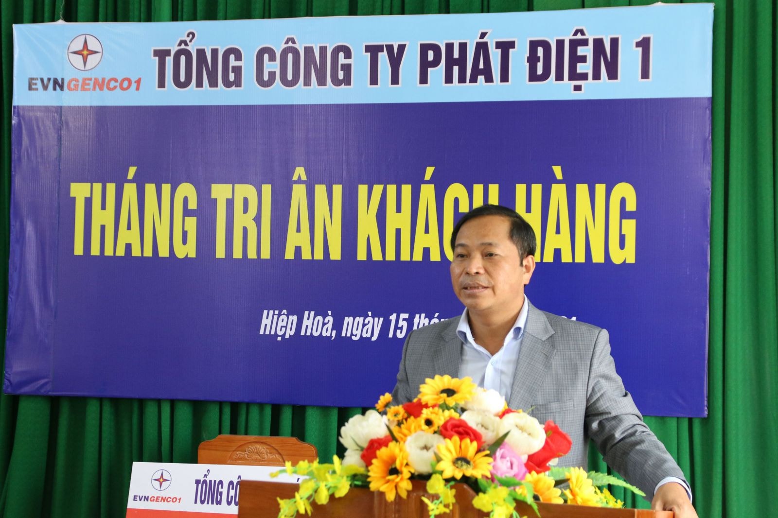 Phạm Văn Nghị, Phó chủ tịch UBND huyện Hiệp Hoà đã đánh giá cao nghĩa cử cao đẹp của Tổng công ty Phát điện 1