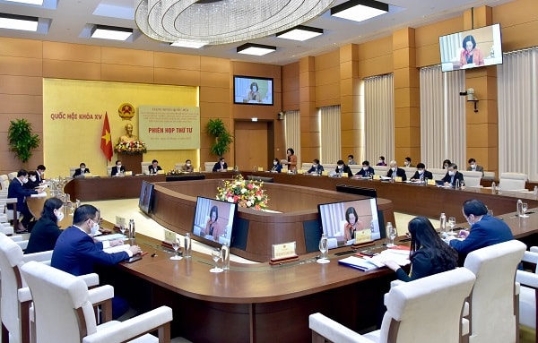 Toàn cảnh phiên họp.