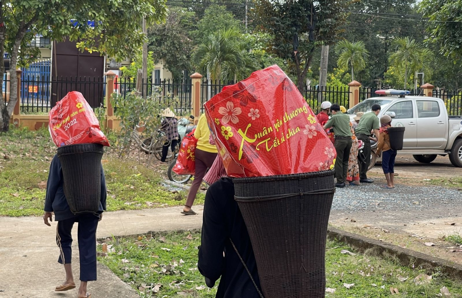 Chương trình “Xuân yêu thương – Tết sẻ chia” được PVFCCo đồng loạt triển khai từ ngày 21/12/2021 đến giữa tháng 01/2022 tại hơn 100 điểm tại gần 50 tỉnh thành trên khắp cả nước.