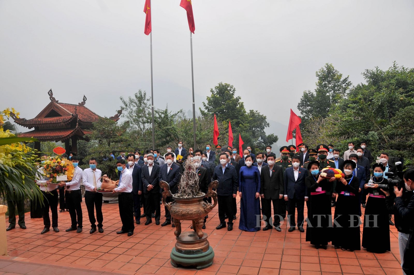 Chủ tịch Quốc hội Vương Đình Huệ cùng lãnh đạo các bộ, ngành Trung ương đến dâng hương tưởng niệm Chủ tịch Hồ Chí Minh tại ATK Định Hóa