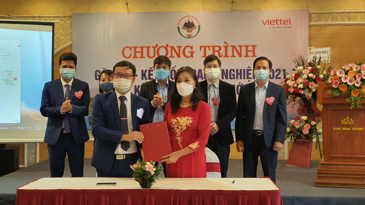 Hiệp hội Doanh nghiệp tỉnh Vĩnh Phúc ký kết hợp tác với Tập đoàn Viettel về chuyển đổi số