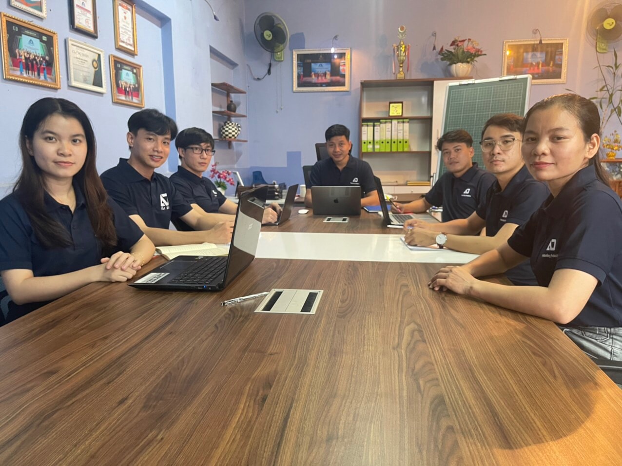 Một trong những nguyên nhân quan trọng dẫn đến thành công là Nguyễn Đức Phong đã tụ hội được rất nhiều nhân sự trẻ, năng động, sáng tạo