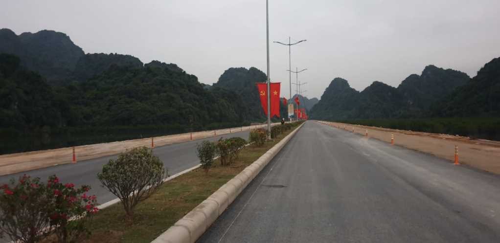 Hiện nay những công việc cuối cùng đang được hoàn tất đảm bảo tuyến đường được khánh thành vào ngày 1/1/2022.