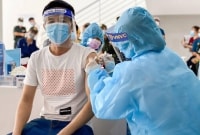 TIN NÓNG CHÍNH PHỦ: Thúc đẩy mạnh mẽ, quyết liệt việc tiêm vaccine phòng COVID-19, bảo đảm an toàn, hiệu quả