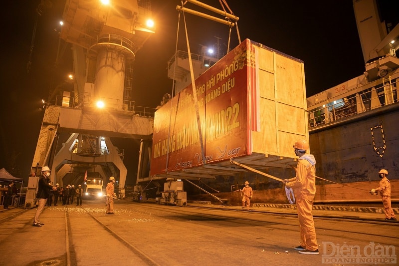 Với sự kiện đón mã hàng đầu tiên trong năm mới, Cảng Hải Phòng phấn đấu năm 2022 sẽ tăng các chỉ tiêu sản xuất – kinh doanh từ 5-7% so với năm 2021