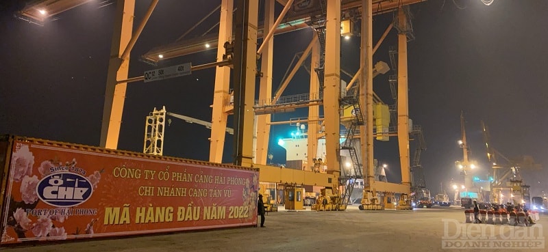 Riêng tại chi nhánh cảng Tân Vũ, Cảng Hải Phòng đã tổ chức đón mã hàng đầu năm từ tàu UML VERONICA