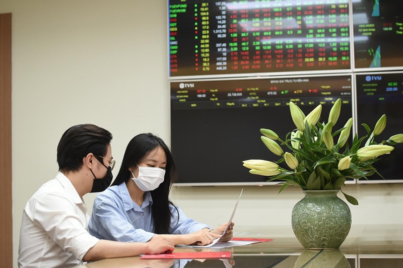 VN-Index đã lập đỉnh mới ngay trong phiên giao dịch đầu tiên của năm 2022.