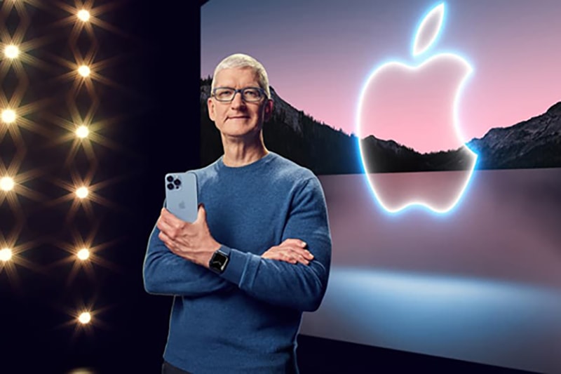 Với những đóng góp cho Apple, Tim Cook đã nhận hàng trăm triệu USD tiền thưởng cổ phiếu.