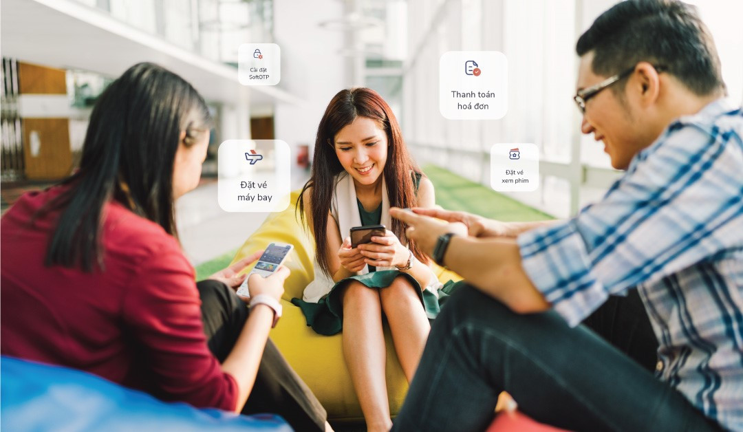 Ứng dụng Co-opBank Mobile Banking hấp dẫn người dùng trải nghiệm.