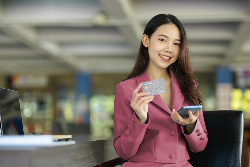 Từ 12h hôm nay thẻ Viet Credit có tính năng thanh toán trực tuyến