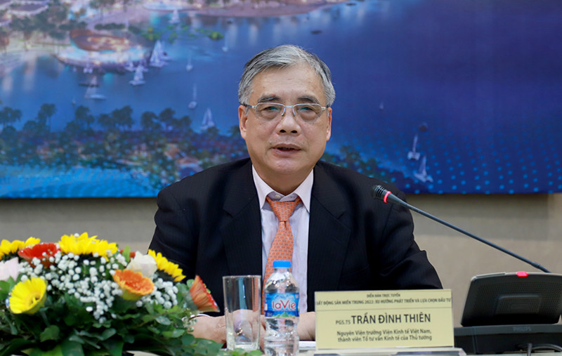 PGS.TS Trần Đình Thiên, Nguyên Viện trưởng Viện kinh tế Việt Nam, Thành viên Tổ tư vấn kinh tế của Thủ tướng.