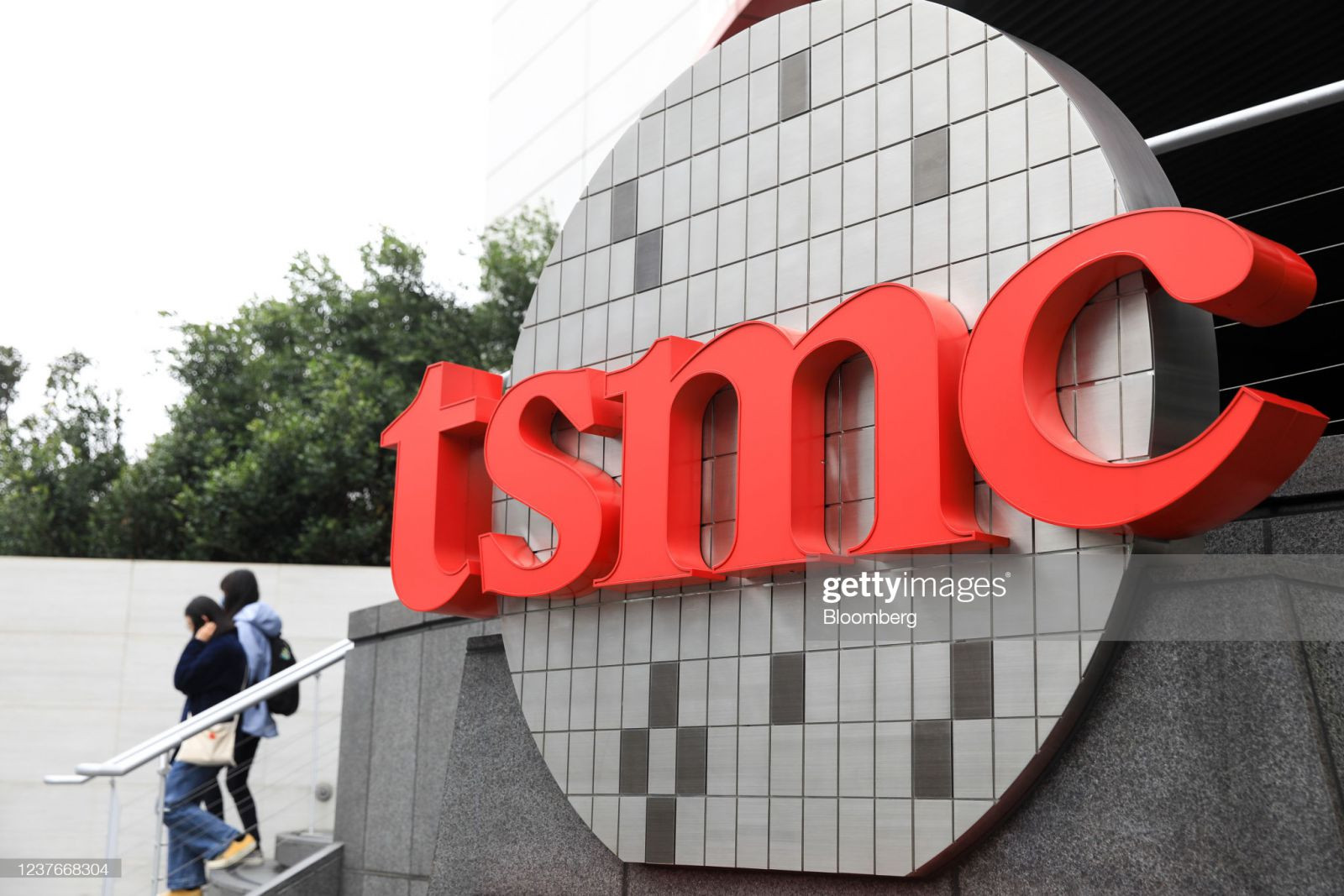 Các chuyên gia Mỹ khuyến nghị Đài Loan nên dùng TSMC để mặc cả với Trung Quốc đại lục