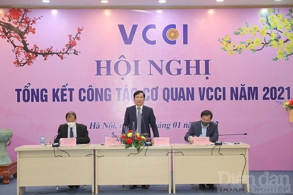 Chủ tịch Liên đoàn Thương mại và Công nghiệp Việt Nam (VCCI) Phạm Tấn Công phát biểu khai mạc Hội nghị.