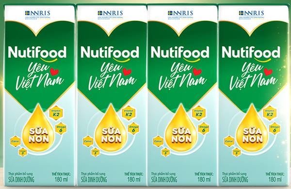 Sản phẩm sữa non công thức “Nutifood Yêu Việt Nam”. giảm giá 40%