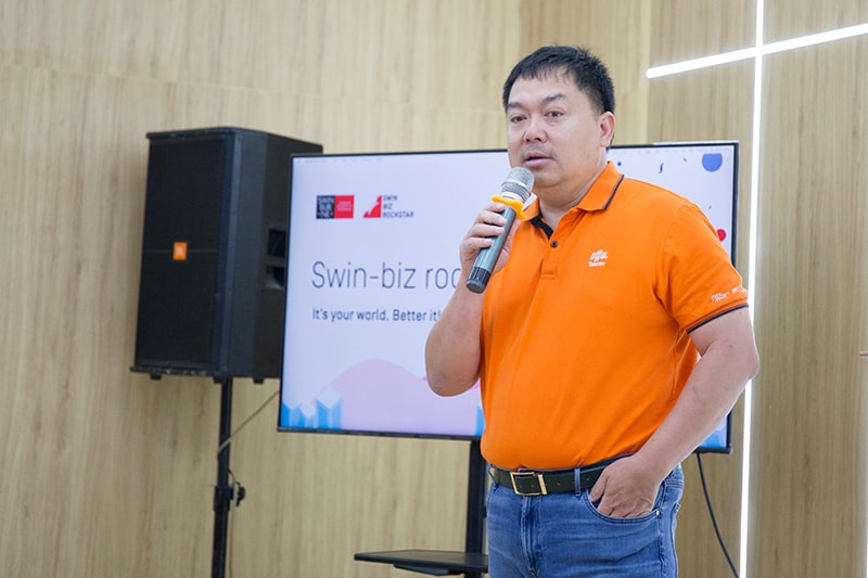 Ông Hoàng Nam Tiến – Chủ tịch FPT Telecom chia sẻ tại vòng chung kết cuộc thi.