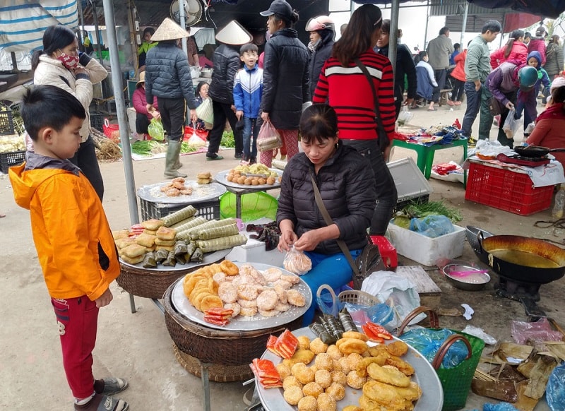 Ngày ấy, được theo mẹ đi chợ là niềm mong mỏi không chỉ của tôi mà của cả đám con nít cùng trang lứa - Ảnh minh họa.