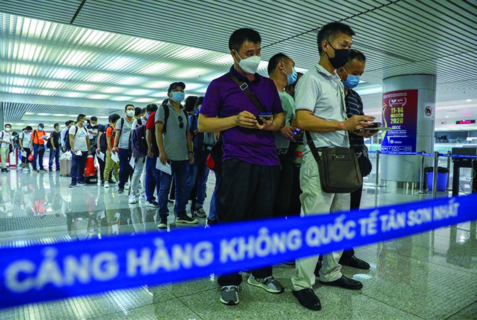 Song song với việc thí điểm đón khách quốc tế, du lịch nội địa dần được mở cửa trở lại tại các địa phương đã kiểm soát tốt Covid-19. Ảnh: Hữu Khoa