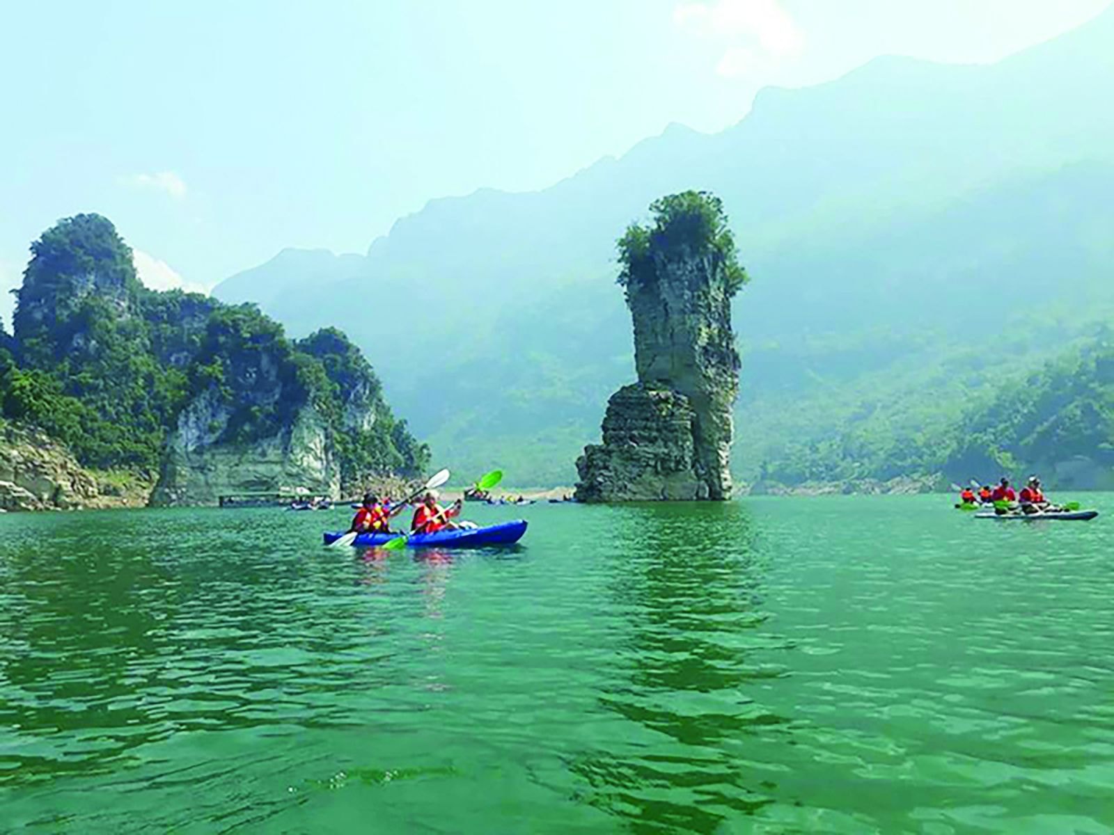 Hồ Na Hang rộng 8.000 ha -p/một điểm nhấn du lịch tại Tuyên Quang 