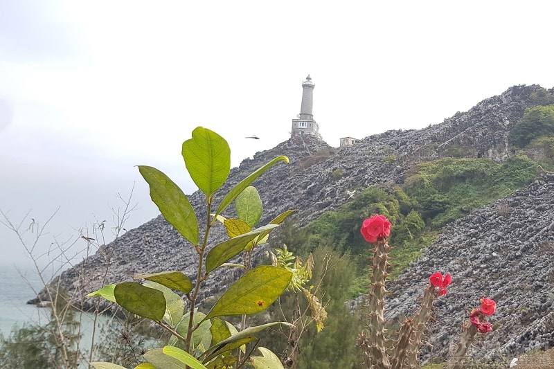 Đến nay, hải đăng Long Châu cùng với hải đăng Hòn Dấu và hải đăng Kê Gà là ba ngọn hải đăng cổ nhất Việt Nam