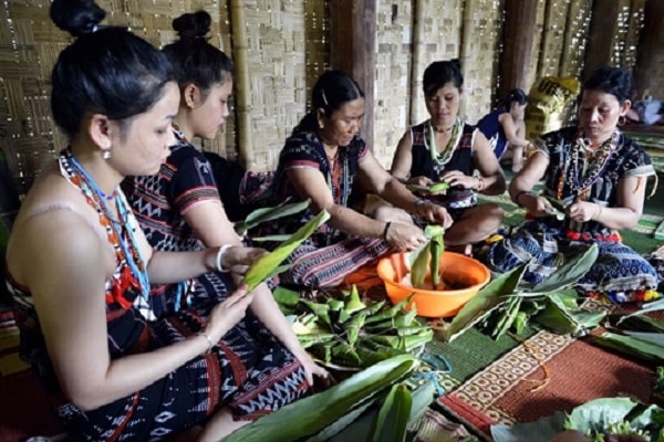 Để chuẩn bị cho Tết đầu đủ, đồng bào Cơ Tu thường chuẩn bị rất sớm.