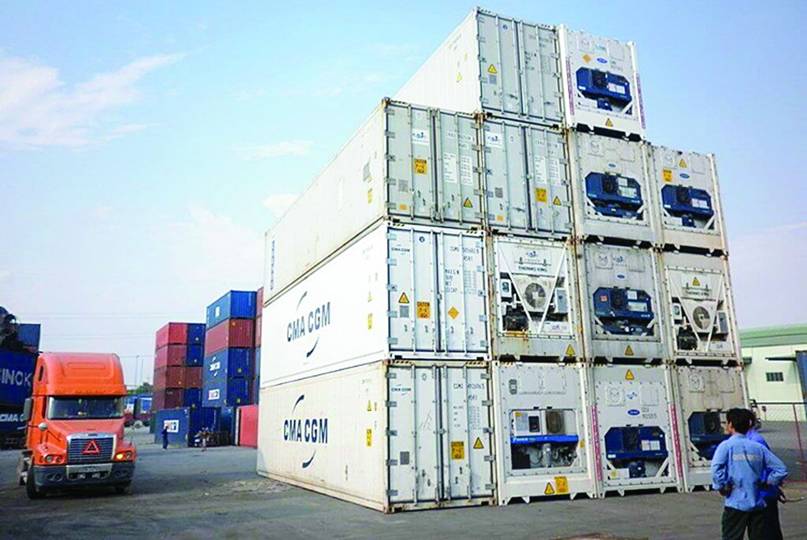 Chuỗi cung ứng bị ảnh hưởng thời gian một phần do thiếu container rỗng đóng hàng xuất khẩu và chi phí vận chuyển tăng cao.