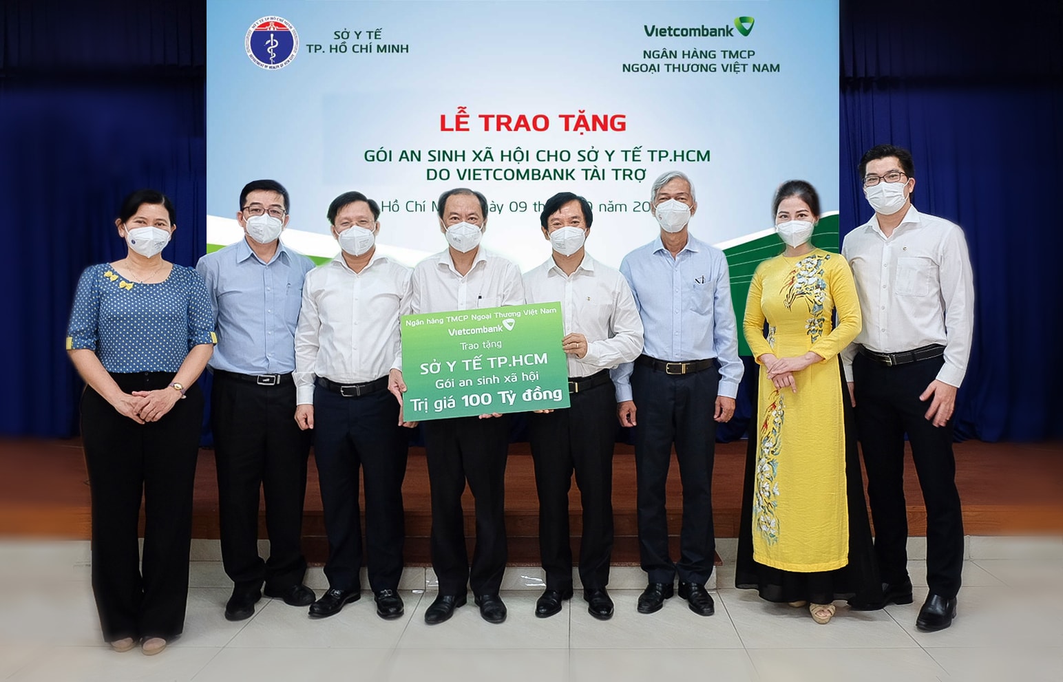 Trong năm 2021, Vietcombank đã đóng góp gần 400 tỉ đồng cho công tác phòng chống dịch bệnh của Chính phủ, ngành y tế và các địa phương. 