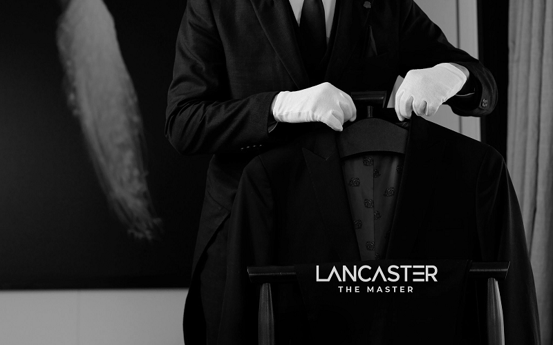 Lancaster The Master phục vụ như những “Quản gia” thực thụ.