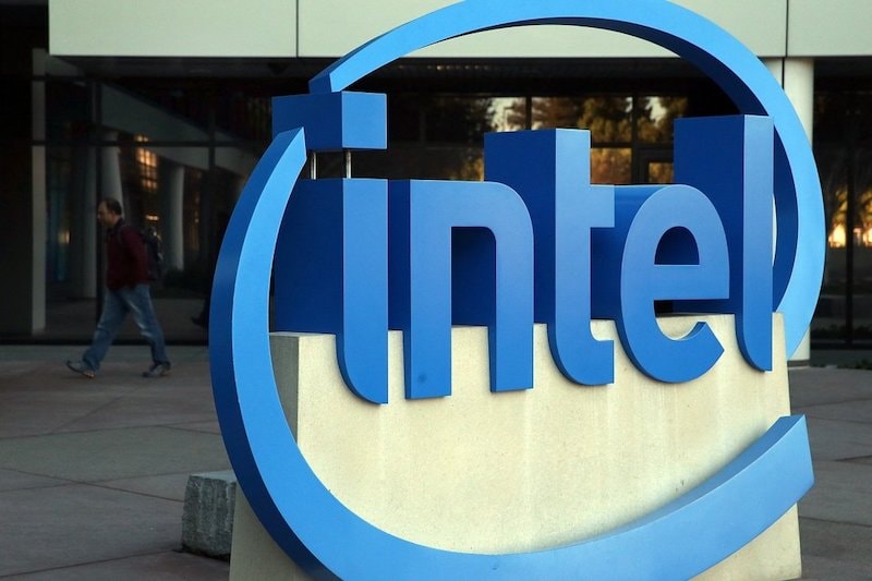 Chip khai thác Bitcoin mới của Intel Corp có thể trở thành kẻ thách thức lớn đầu tiên đối với các thợ đào của Trung Quốc (ảnh minh hoạ)