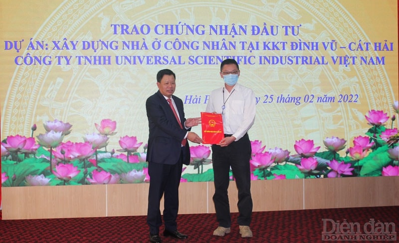 Ban Quản lý Khu kinh tế Hải Phòng trao Giấy chứng nhận đầu tư cho Công ty USI