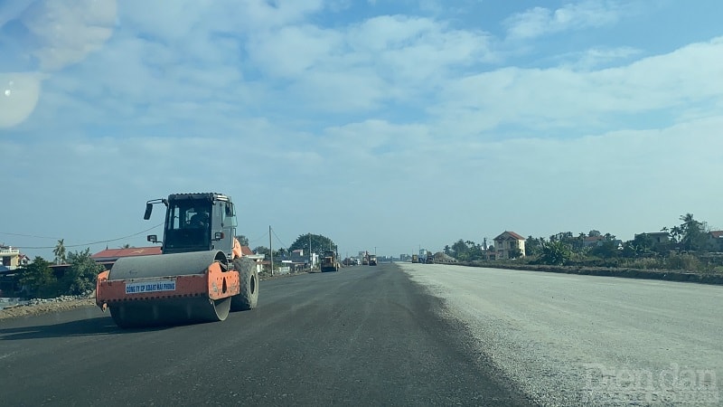 Công trường thi công dự án tuyến đường bộ ven biển đoạn qua TP Hải Phòng và 9km tỉnh Thái Bình