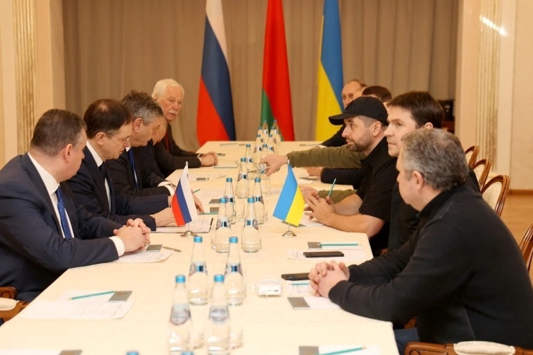 Phái đoàn Nga và Ukraine tại vòng đàm phán lần 1