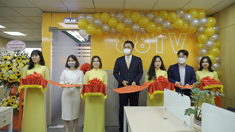 KB Securities cắt băng khánh thành Studio KBSV 88TV (Ảnh: Nguyễn Long).