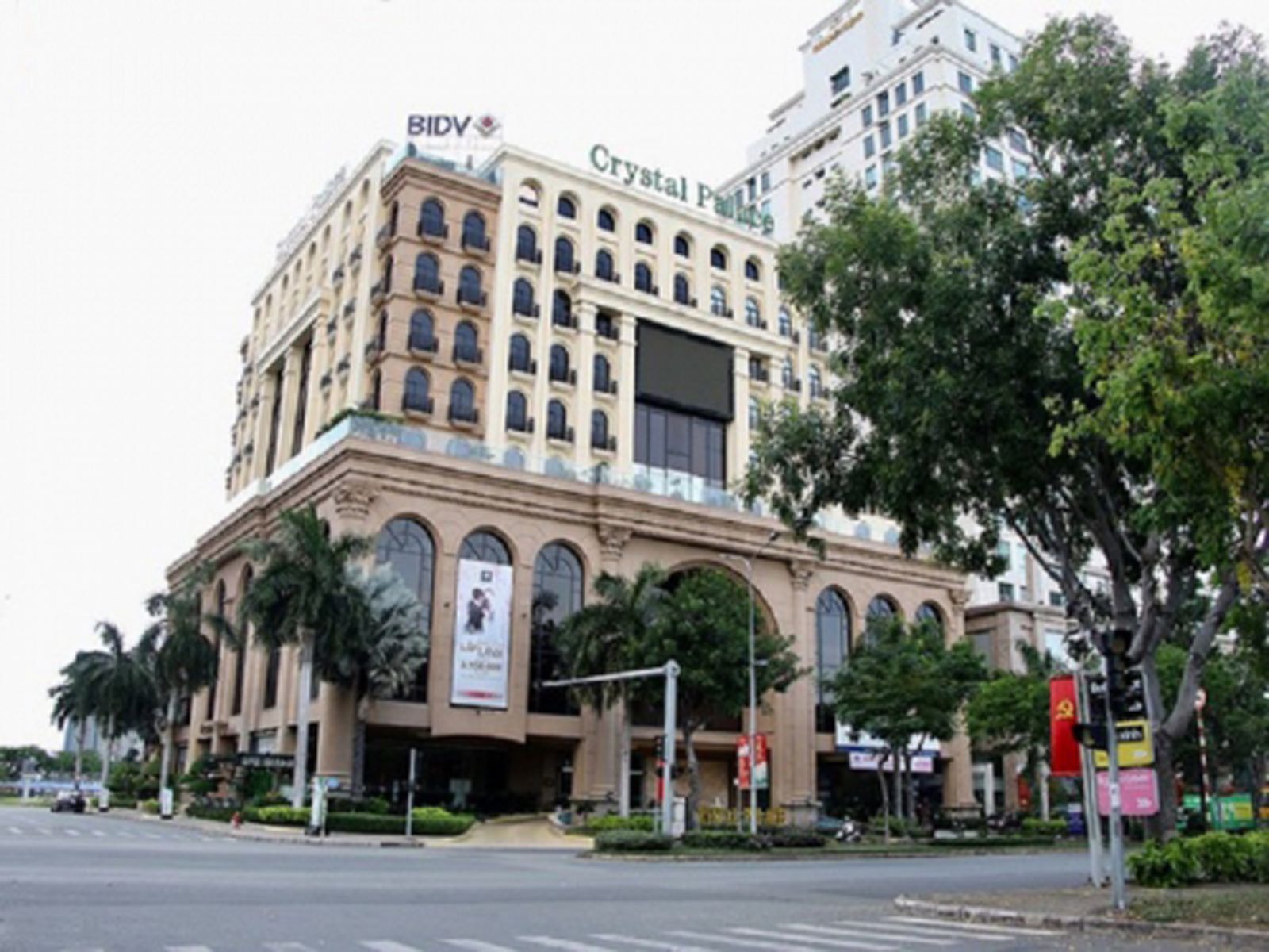  Từ năm 2020 đến nay, BIDV đã rao bán nhiều lần dự án Crystal Place, nhưng không thành công.