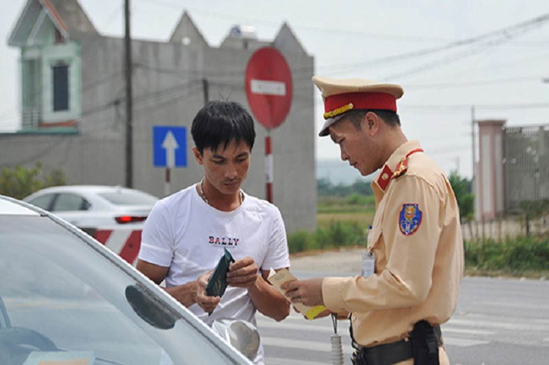 Chuyên gia cho rằng, đối với dự thảo quy định về phân hạng bằng lái xe thành 11 hạng là không phù hợp với Công ước Viên về việc cấp, sử dụng GPLX quốc tế - Ảnh minh họa