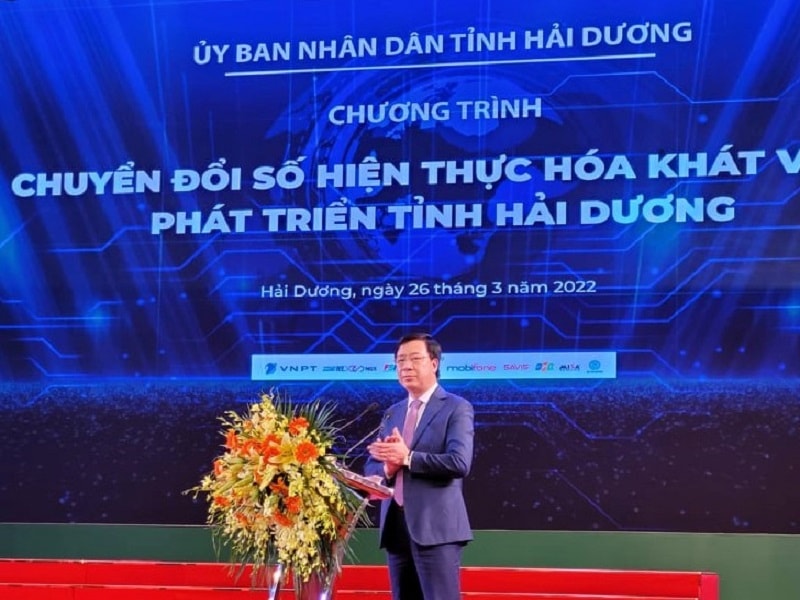 Bí thư Tỉnh ủy nhấn mạnh, để vươn tới khát vọng, chúng ta cần nắm bắt thật tốt các cơ hội phát triển, khai thác thật hiệu quả các tiềm năng riêng có, thế mạnh nổi trội, tạo ra nhiều giá trị khác biệt. Ngày CĐSp/lấy người dân và doanh nghiệp là trung tâm. Thay mặt Tỉnh ủy, HĐND, UBND, đồng chí Bí thư Tỉnh ủy gửi lời cảm ơn và mong muốn sẽ tiếp tục nhận được sự đồng hành của Ủy ban quốc gia về CĐS, các thành viên của Ủy ban quốc gia về CĐS, Bộ TTTT, các doanh nghiệp CĐS đối với tỉnh trong thời gian tới.