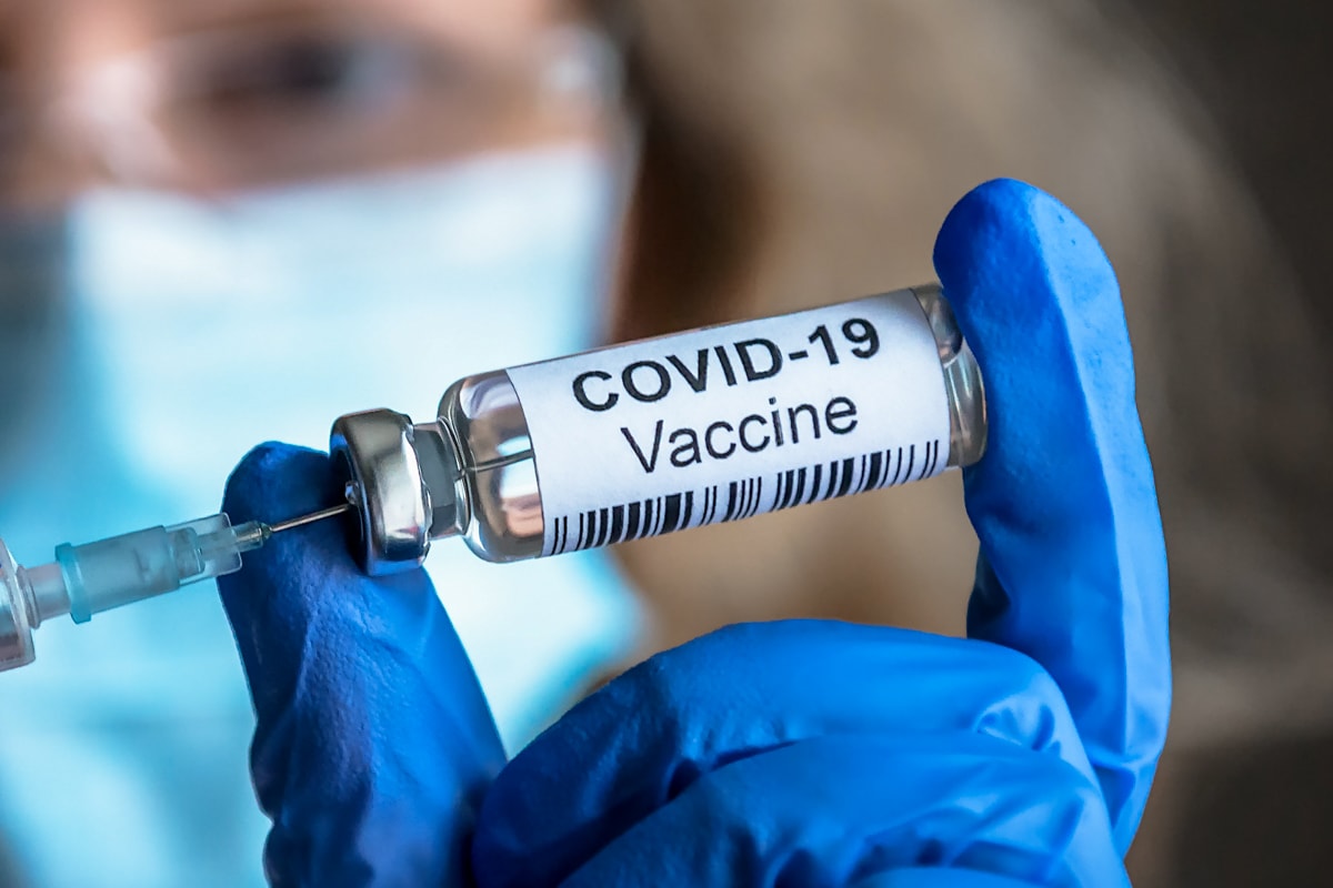 Vaccine vẫn đang là 