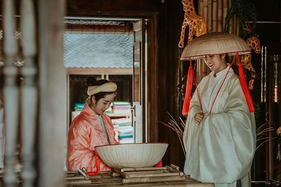 Hay “lạc lối” bên trong kinh thành cổ hoài niệm, đầy dấu ấn thời gian và tự hào khoe nét đẹp văn hóa thuần Việt với bạn bè thế giới.