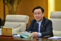 Thông qua Nghị quyết giảm thuế bảo vệ môi trường xăng, dầu