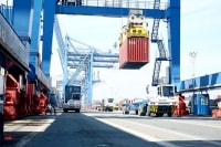 Kinh tế Việt Nam quý 1/2022: Cẩn trọng với các rủi ro